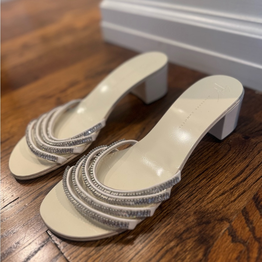 Giuseppe Zanotti Iride 40 White Crystal Block Heel Sandals - Picture 3 of 4